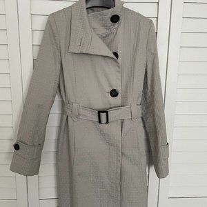 Novelti trench coat size 6